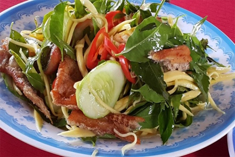 Gỏi sầu đ&acirc;u - m&oacute;n ăn miền T&acirc;y
