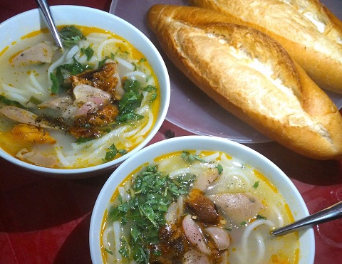 Ch&aacute;o chờ ăn k&egrave;m b&aacute;nh m&igrave; hoặc quẩy th&igrave; no tới tận ng&agrave;y mai