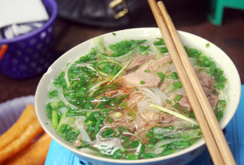 Những qu&aacute;n ngon vỉa h&egrave; đắt kh&aacute;ch nhất H&agrave; Nội