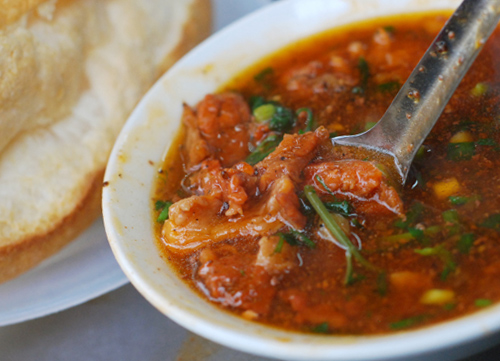 Những qu&aacute;n ngon vỉa h&egrave; đắt kh&aacute;ch nhất H&agrave; Nội