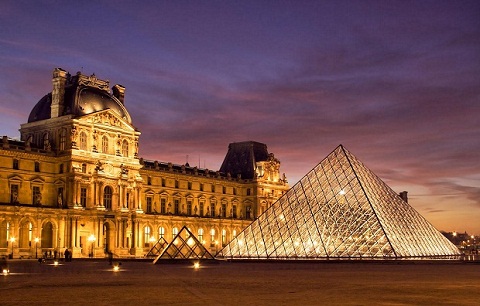 Cung điện Louvre uy nga, tráng lệ
