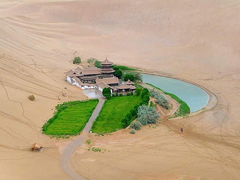 Những sa mạc tuyệt đẹp của Trung Quốc