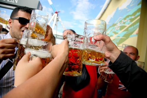 Lễ hội thế giới th&aacute;ng 10: Lễ hội bia Đức