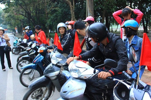 Dịch vụ du lịch m&ugrave;a hoa tam gi&aacute;c mạch