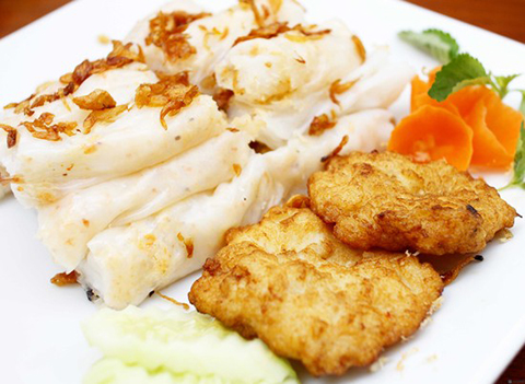 bánh cuốn chả mực