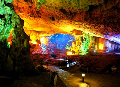 Travel Halong - Sung Sot Cave 