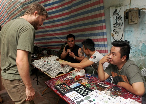 Chợ phi&ecirc;n H&agrave; Nội xưa