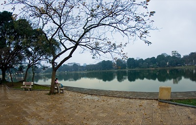 Một góc hồ Thiền Quang