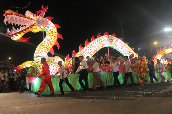 Choáng ngợp lễ hội Trung thu lớn nhất Việt Nam năm 2014