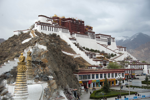 Cung điện Potala.