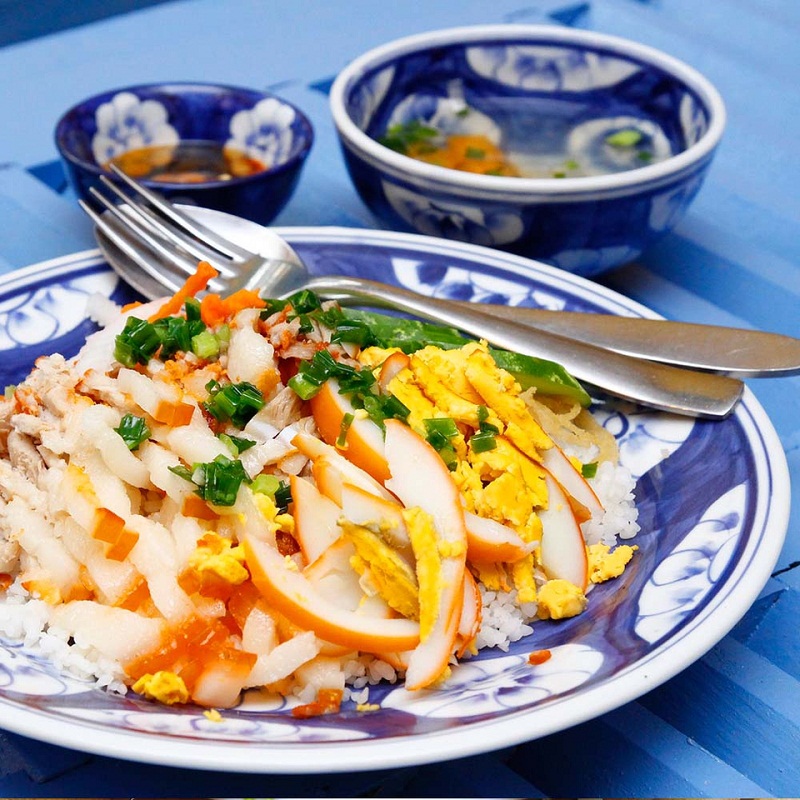 Cơm tấm nhuyễn đặc trưng của Long Xuy&ecirc;n