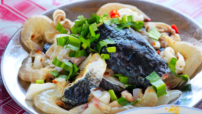 Đẹp ngỡ ng&agrave;ng đồng sen Th&aacute;p Mười