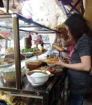 Đi đ&acirc;u thưởng thức b&aacute;nh m&igrave; ngon nhất Việt Nam?