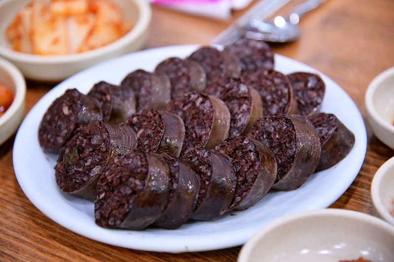 Soondae rất giống món dồi của Việt Nam 