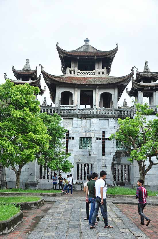 Đẹp lạ nh&agrave; thờ bằng đ&aacute; ở VIệt Nam