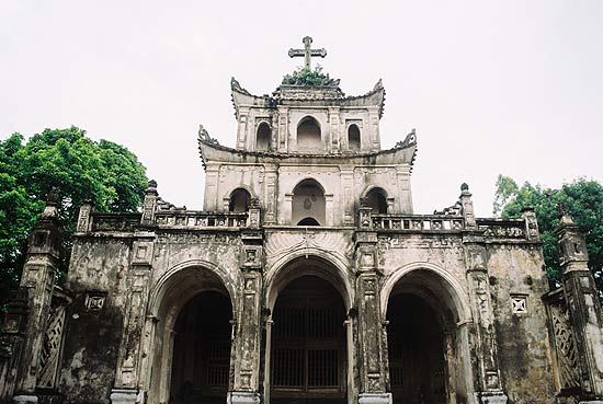 Đẹp lạ nh&agrave; thờ bằng đ&aacute; ở VIệt Nam