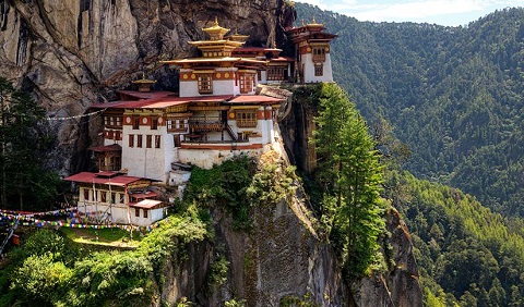 Tu việng Taktsang thâm nghiêm cheo leo nơi vách núi