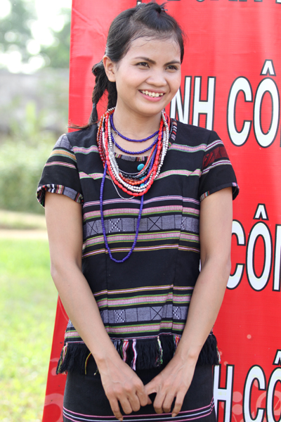 Vẻ đẹp thuần khiết của thiếu nữ d&acirc;n tộc thiểu số