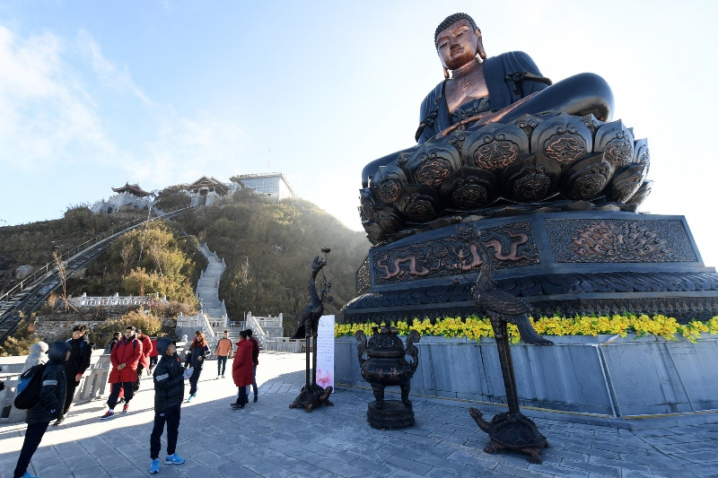 tượng Phật A Di Đà  này chính là pho tượng bằng đồng lớn nhất Việt Nam