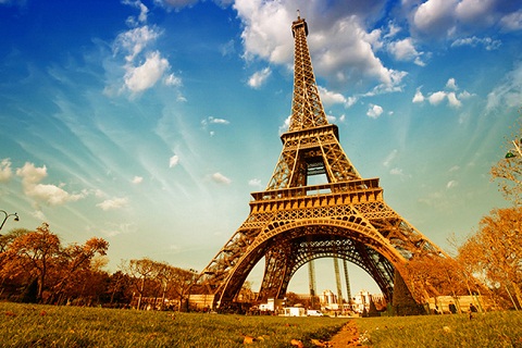 Tháp Eiffel biểu tượng cho nước Pháp
