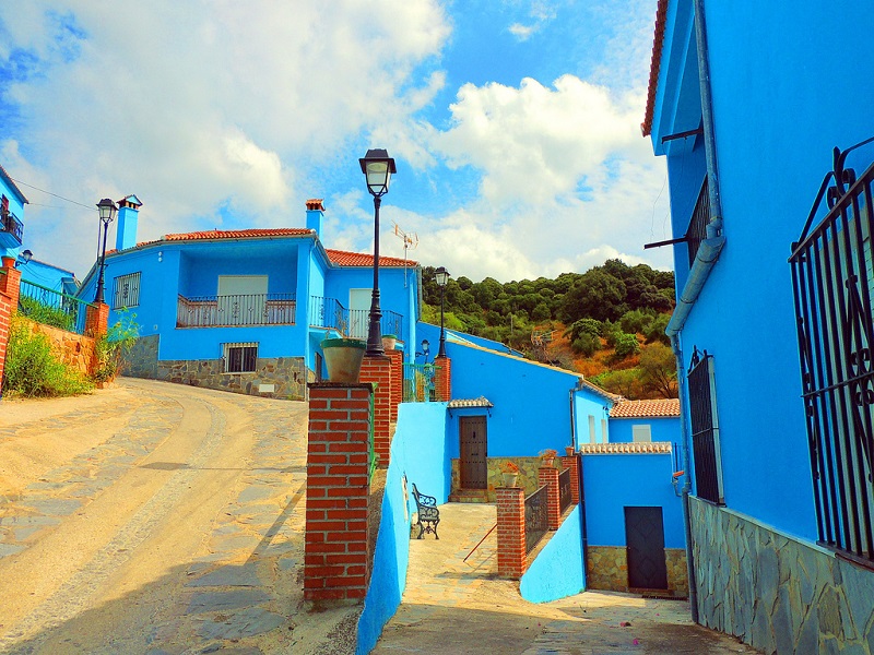 thị trấn màu xanh da trời tại Tây Ban Nha