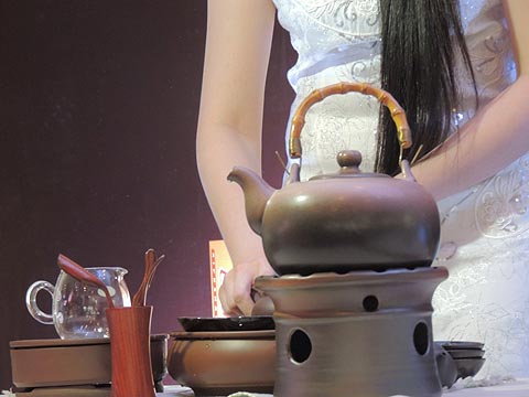 Đặc sắc phong tục đấu tr&agrave; của người Hoa