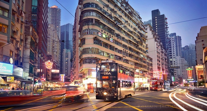 Xe bus 2 tầng là phương tiện di chuyển rẻ và tiện lợi
