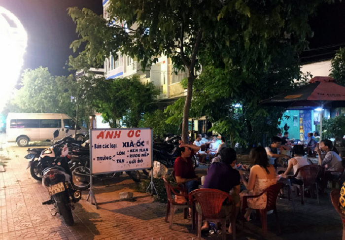 Quán Ánh Ốc, đường Nguyễn Tất Thành, Quy Nhơn