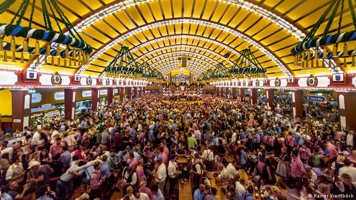 Những lễ hội truyền thống ở Đức độc đáo, kỳ lạ mà bạn không nên bỏ qua