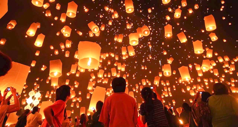 Hàng ngàn chiếc đèn lồng được lên không trung