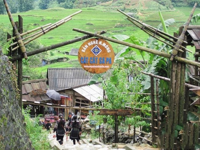 Cat Cat village travel experience