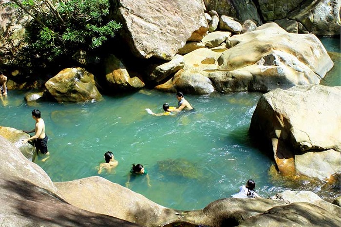 kinh nghiệm du lịch Suối Ba Hồ