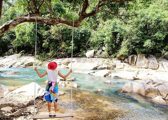 kinh nghiệm du lịch Suối Ba Hồ