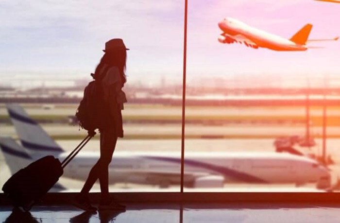 Bạn có thể đến Thái Lan bằng máy bay hoặc xe buýt