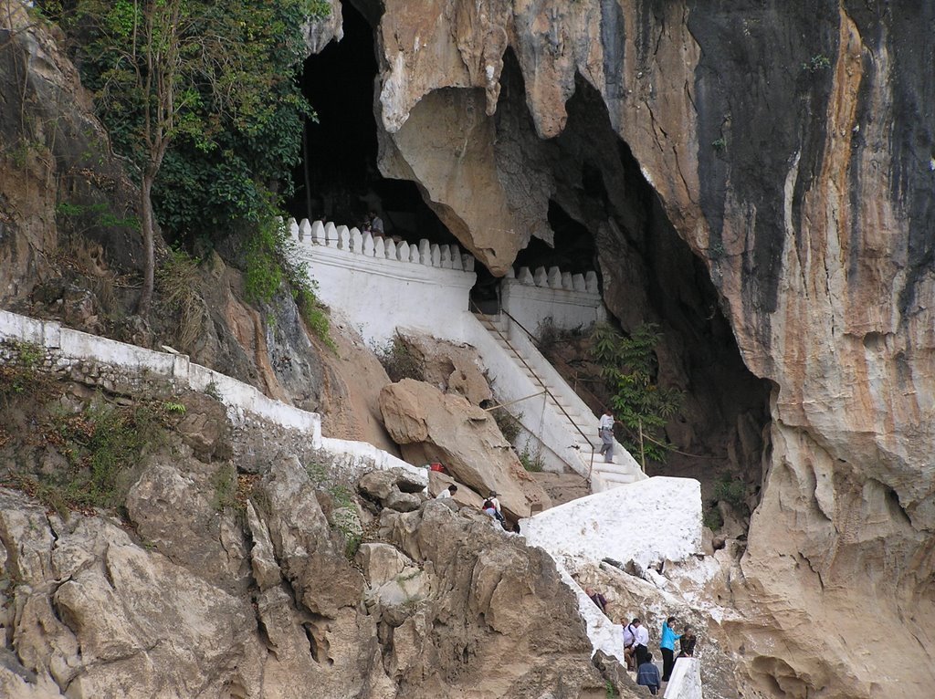 Hang động Pak Ou