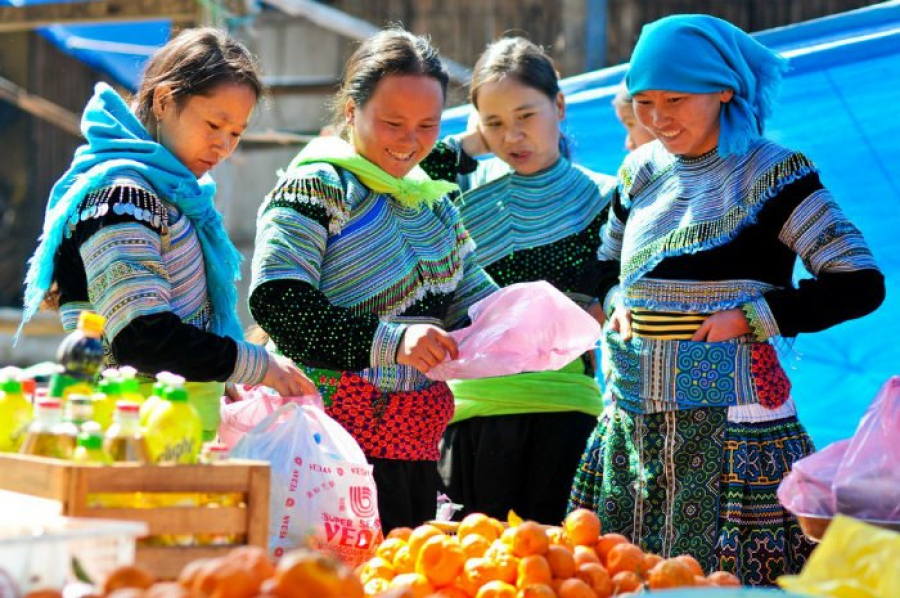 Muong Hum Market