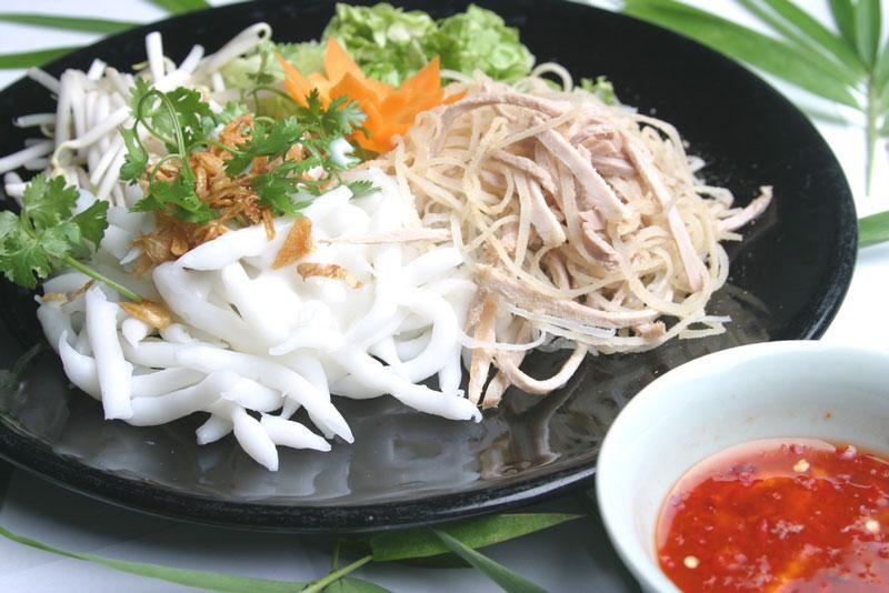 Bánh tằm ngan dừa đặc sản của Bạc Liêu
