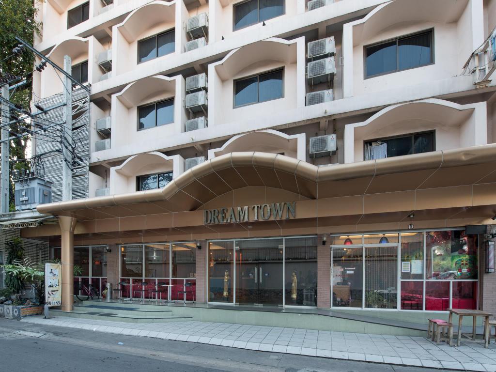 Dream Town Hotel