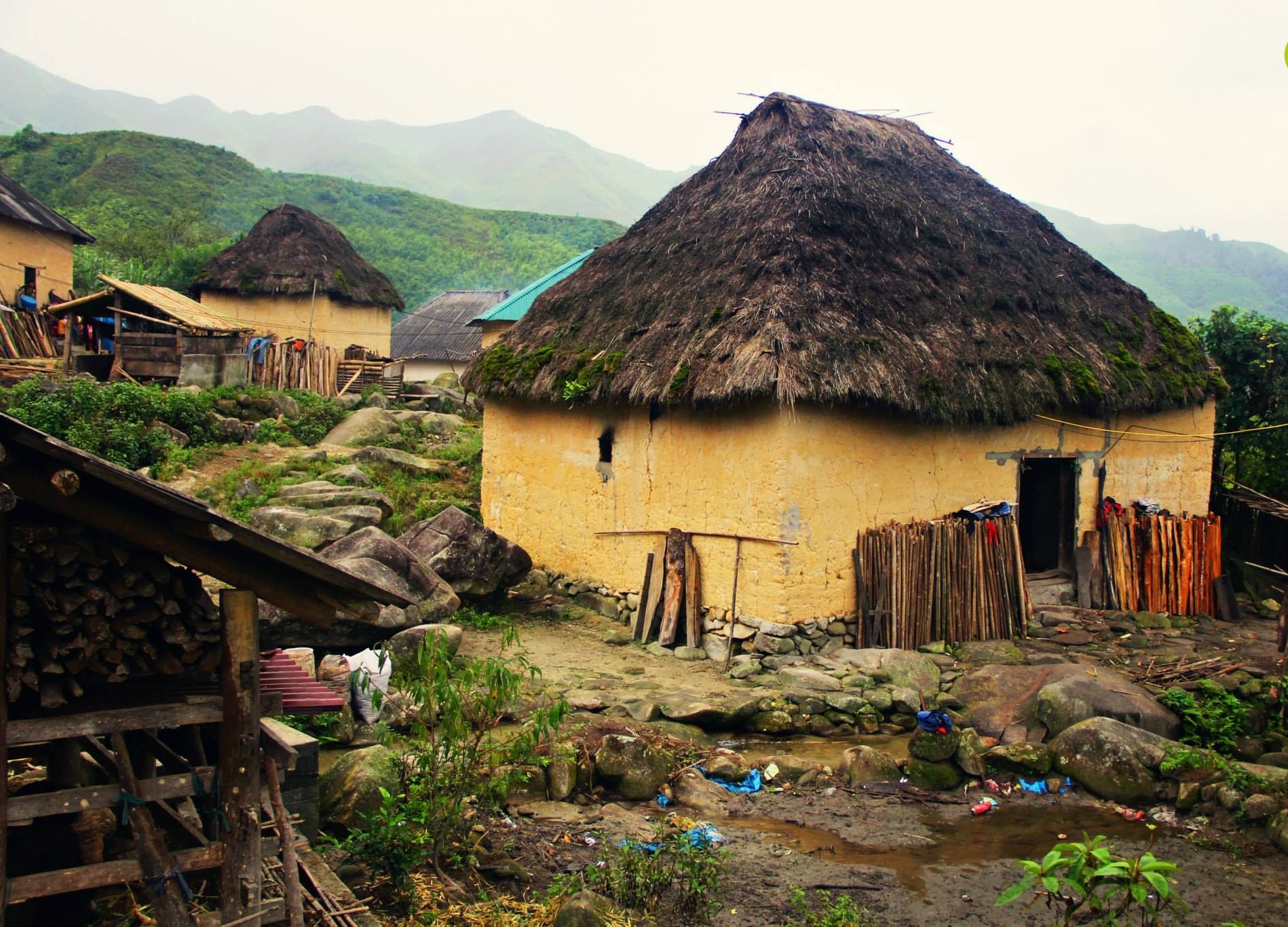 Unique homes in Lao Chai village.  Photo: pinterest.com