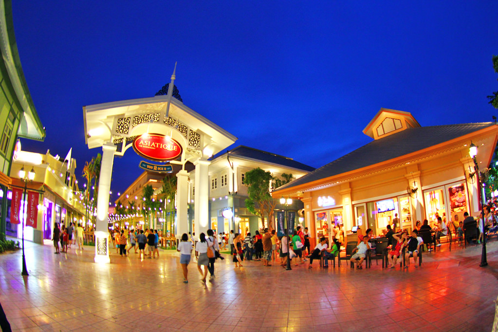 Asiatique The Riverfront