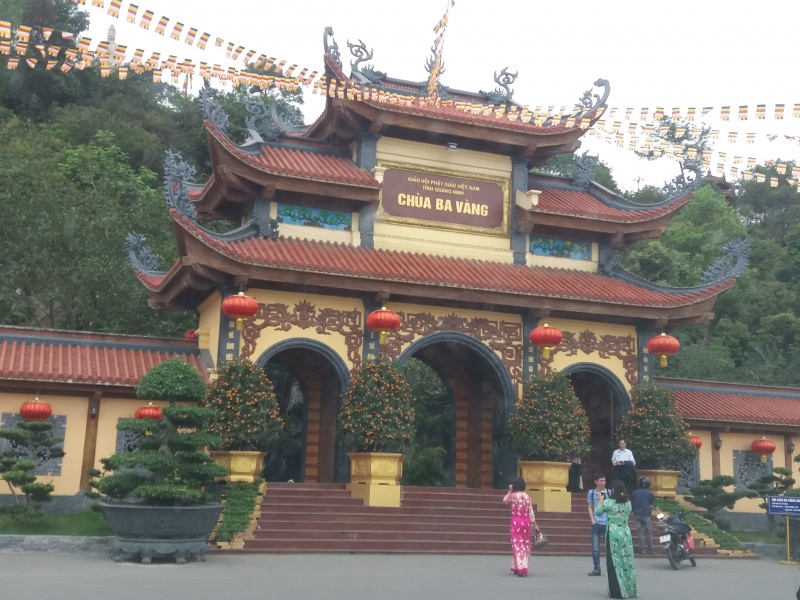 kinh nghiệm du lịch chùa Ba Vàng