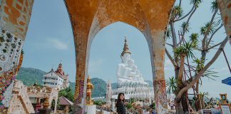 Chùa Wat Prathat Pha Sorn Kaew