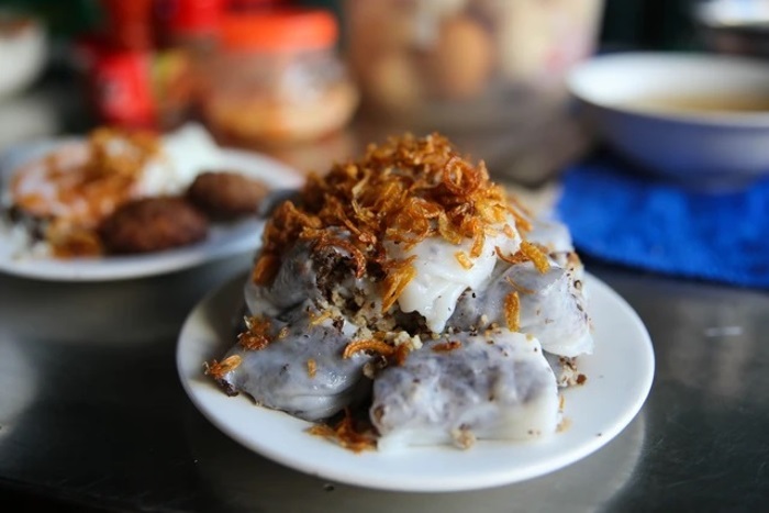 Buổi sáng khi có 48 giờ ở Tuyên Quang thưởng thức bánh cuốn nóng hổi