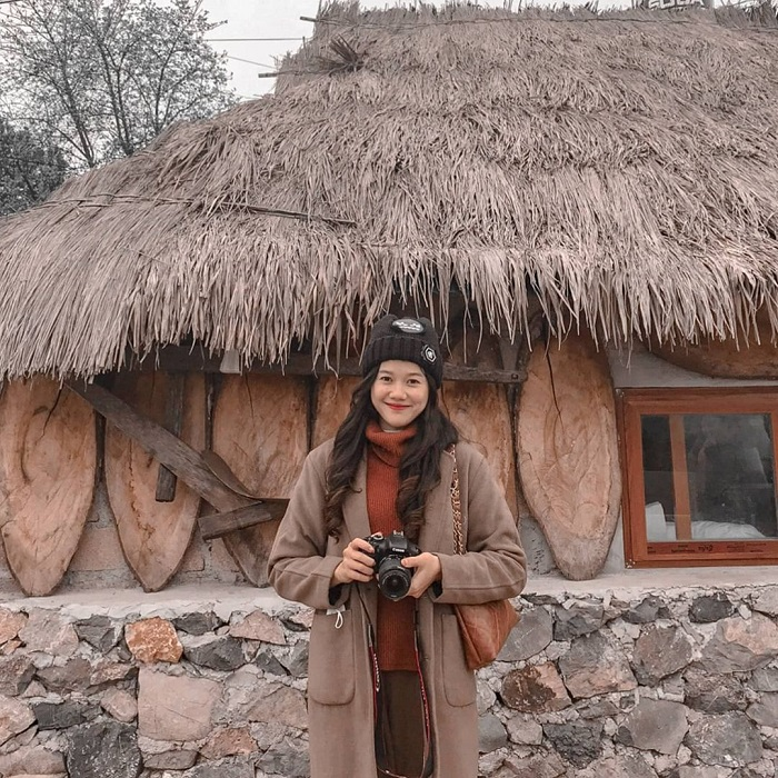 Thăm kiến trúc nhà cổ của người Mông tại bản Tà Số Sơn La
