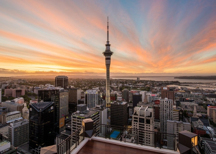 Du lịch New Zealand - Toàn cảnh thành phố New Zealand bên cạnh tháp Sky Tower