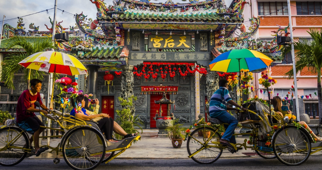 Xích lô cũng là phương tiện truyền thống tại George Town Xích lô cũng là phương tiện truyền thống tại George Town