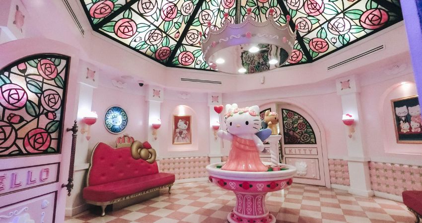 Thị trấn Sanrio Hello Kitty ngập tràn sắc hồng bên trong khu vui chơi Thị trấn Sanrio Hello Kitty ngập tràn sắc hồng bên trong khu vui chơi