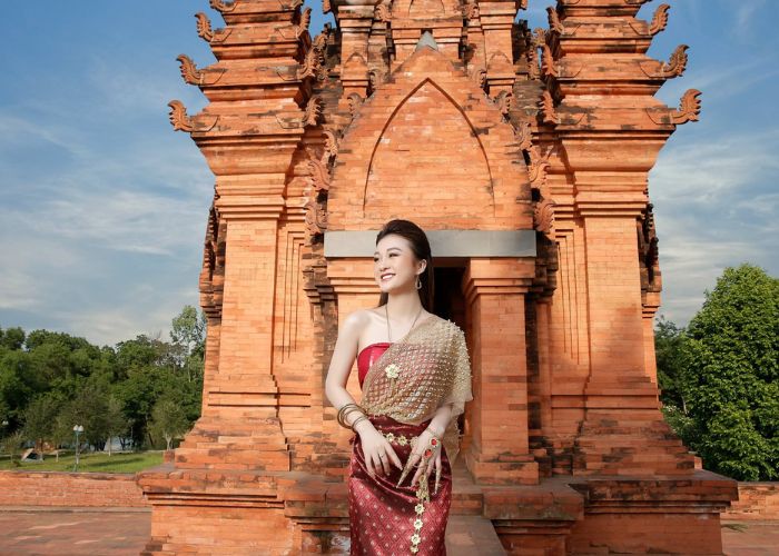 Tham quan Làng Văn hóa Du lịch các Dân tộc Việt Nam