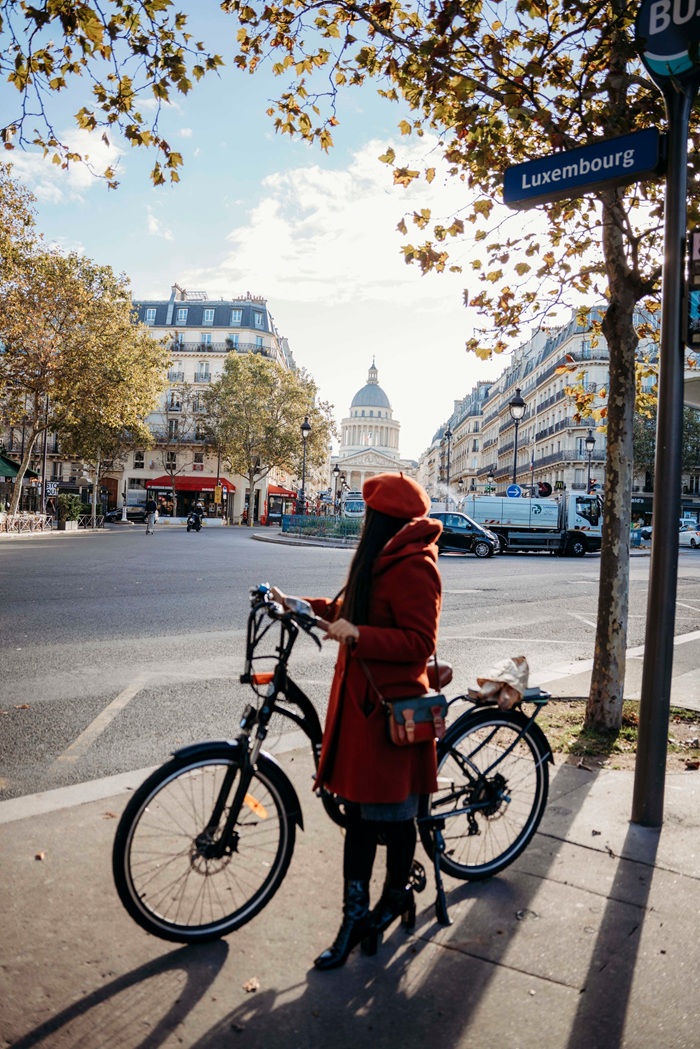 Du lịch Pháp dịp tết đường phố vắng vẻ thoáng đãng hơn