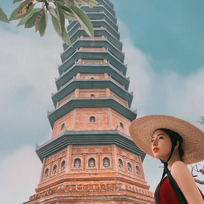 Thời gian tổ chức các lễ hội lớn nhất Việt Nam du khách còn được ngắm nhìn quần thể chùa với nhiều kỷ lục ở châu Á 